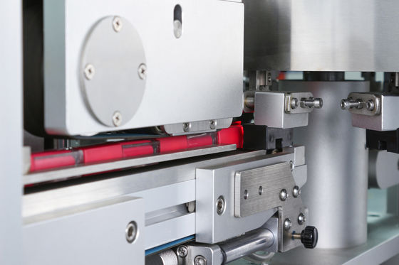 2Kw 220VAC PLC dikendalikan mesin label lipstik dengan 60-90 Piece/Min